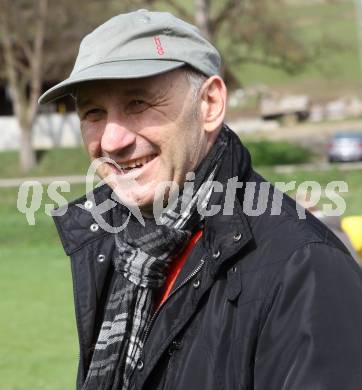 Fussball 1. Klasse C. SC Ulrichsberg gegen SGA Sirnitz. Sportstadtrat Manfred Mertel. St. Peter am Bichl, am 3.4.2010.
Foto: Kuess
---
pressefotos, pressefotografie, kuess, qs, qspictures, sport, bild, bilder, bilddatenbank