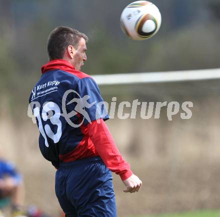 Fussball 1. Klasse C. SC Ulrichsberg gegen SGA Sirnitz. Josef Walter Hasler (Ulrichsberg). St. Peter am Bichl, am 3.4.2010.
Foto: Kuess
---
pressefotos, pressefotografie, kuess, qs, qspictures, sport, bild, bilder, bilddatenbank