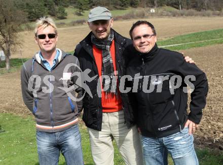 Fussball 1. Klasse C. SC Ulrichsberg gegen SGA Sirnitz. Paul Fischer (Trainer Sirnitz), Manfred Mertel, Gerald Fellner (Trainer Ulrichsberg). St. Peter am Bichl, am 3.4.2010.
Foto: Kuess
---
pressefotos, pressefotografie, kuess, qs, qspictures, sport, bild, bilder, bilddatenbank