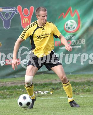 Fussball Unterliga Ost. ASKOE Woelfnitz gegen ASKOE Koettmannsdorf. Gabor Ferenczi (Koettmannsdorf). Woelfnitz, am 3.4.2010.
Foto: Kuess
---
pressefotos, pressefotografie, kuess, qs, qspictures, sport, bild, bilder, bilddatenbank