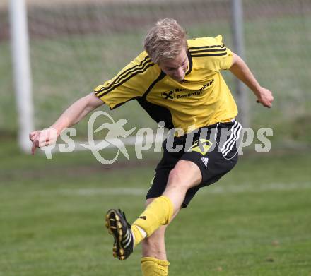 Fussball Unterliga Ost. ASKOE Woelfnitz gegen ASKOE Koettmannsdorf.  Martin Richard Linder (Koettmannsdorf). Woelfnitz, am 3.4.2010.
Foto: Kuess
---
pressefotos, pressefotografie, kuess, qs, qspictures, sport, bild, bilder, bilddatenbank