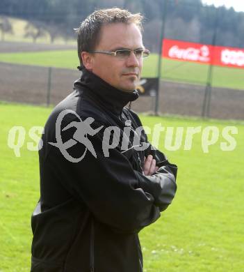 Fussball 1. Klasse C. SC Ulrichsberg gegen SGA Sirnitz. Trainer Gerald Fellner (Ulrichsberg). St. Peter am Bichl, am 3.4.2010.
Foto: Kuess
---
pressefotos, pressefotografie, kuess, qs, qspictures, sport, bild, bilder, bilddatenbank