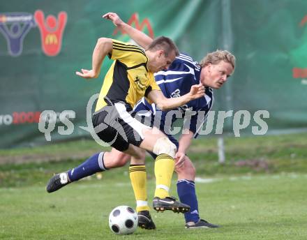 Fussball Unterliga Ost. ASKOE Woelfnitz gegen ASKOE Koettmannsdorf. Oliver Pucher (Woelfnitz), Gabor Ferenczi (Koettmannsdorf). Woelfnitz, am 3.4.2010.
Foto: Kuess
---
pressefotos, pressefotografie, kuess, qs, qspictures, sport, bild, bilder, bilddatenbank