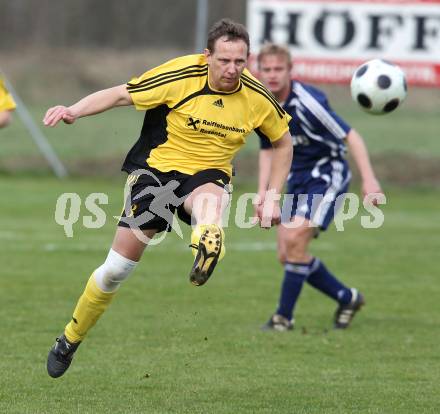 Fussball Unterliga Ost. ASKOE Woelfnitz gegen ASKOE Koettmannsdorf. Mario Frank (Koettmannsdorf). Woelfnitz, am 3.4.2010.
Foto: Kuess
---
pressefotos, pressefotografie, kuess, qs, qspictures, sport, bild, bilder, bilddatenbank