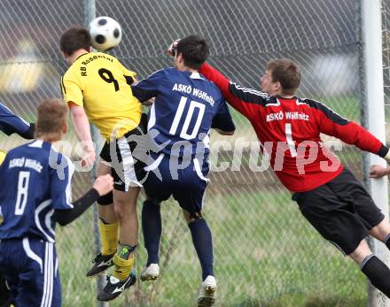 Fussball Unterliga Ost. ASKOE Woelfnitz gegen ASKOE Koettmannsdorf. Jaka Jakopic, Alexander Zagorz (Woelfnitz), Mario Krall (Koettmannsdorf). Woelfnitz, am 3.4.2010.
Foto: Kuess
---
pressefotos, pressefotografie, kuess, qs, qspictures, sport, bild, bilder, bilddatenbank