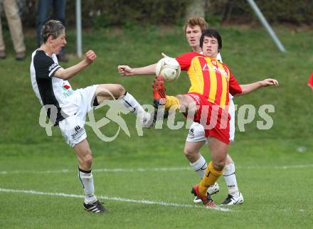 Fussball. Kaerntner Liga. ATSV Wolfsberg gegen SK St. Andrae/Lavanttal 1b.  Patrick Stelzl (Wolfsberg), Patrick Pfennich (St. Andrae). Wolfsberg, 5.4.2010.
Foto: Kuess
---
pressefotos, pressefotografie, kuess, qs, qspictures, sport, bild, bilder, bilddatenbank