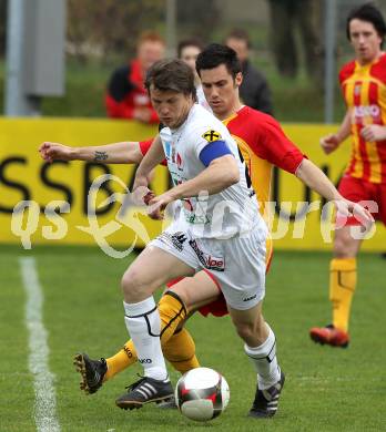 Fussball. Kaerntner Liga. ATSV Wolfsberg gegen SK St. Andrae/Lavanttal 1b.  Curic Denis (Wolfsberg), Friedl-Pichler Alexander (St. Andrae). Wolfsberg, 5.4.2010.
Foto: Kuess
---
pressefotos, pressefotografie, kuess, qs, qspictures, sport, bild, bilder, bilddatenbank