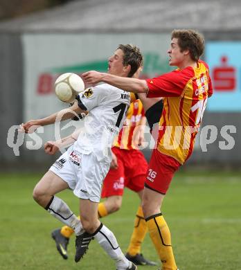 Fussball. Kaerntner Liga. ATSV Wolfsberg gegen SK St. Andrae/Lavanttal 1b.  Florian Rabensteiner (Wolfsberg), Patrick Pfennich (St. Andrae). Wolfsberg, 5.4.2010.
Foto: Kuess
---
pressefotos, pressefotografie, kuess, qs, qspictures, sport, bild, bilder, bilddatenbank