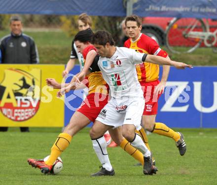 Fussball. Kaerntner Liga. ATSV Wolfsberg gegen SK St. Andrae/Lavanttal 1b.  Stelzl Patrick (Wolfsberg), Da Costa Ricardo Valter (St. Andrae). Wolfsberg, 5.4.2010.
Foto: Kuess
---
pressefotos, pressefotografie, kuess, qs, qspictures, sport, bild, bilder, bilddatenbank