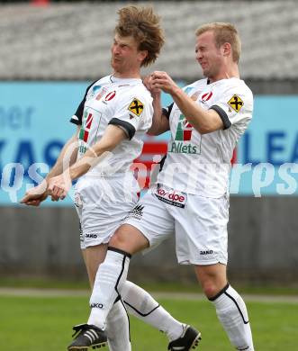 Fussball. Kaerntner Liga. ATSV Wolfsberg gegen SK St. Andrae/Lavanttal 1b.  Bernd Ceplak, Markus Graessl (St. Andrae). Wolfsberg, 5.4.2010.
Foto: Kuess
---
pressefotos, pressefotografie, kuess, qs, qspictures, sport, bild, bilder, bilddatenbank