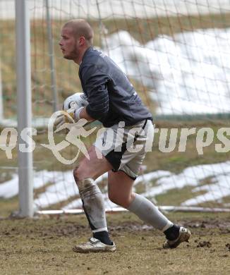 Fussball 1. Klasse D. DSG Sele/Zell gegen SC Globasnitz. Philipp Rakuschek (Zell). Zell Pfarre, am 28.3.2010.
Foto: Kuess
---
pressefotos, pressefotografie, kuess, qs, qspictures, sport, bild, bilder, bilddatenbank