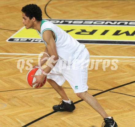 Basketball Bundesliga. Woerthersee Piraten gegen UBC St. Poelten. Samuel Bachlechner  (Piraten). Klagenfurt, 3.4.2010.
Foto:  Kuess

---
pressefotos, pressefotografie, kuess, qs, qspictures, sport, bild, bilder, bilddatenbank