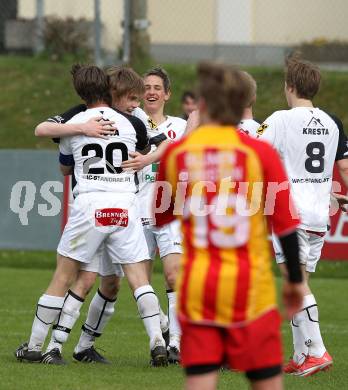 Fussball. Kaerntner Liga. ATSV Wolfsberg gegen SK St. Andrae/Lavanttal 1b.  Jubel (St. Andrae). Wolfsberg, 5.4.2010.
Foto: Kuess
---
pressefotos, pressefotografie, kuess, qs, qspictures, sport, bild, bilder, bilddatenbank