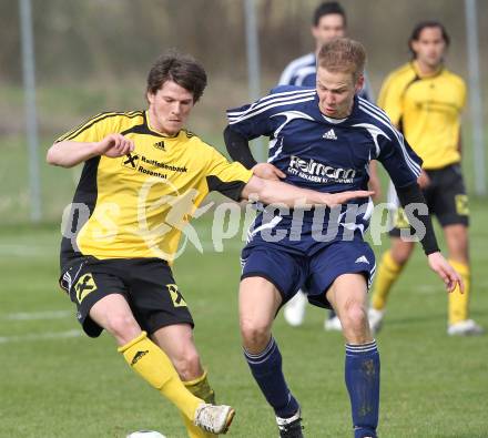 Fussball Unterliga Ost. ASKOE Woelfnitz gegen ASKOE Koettmannsdorf. Matthias Kales (Woelfnitz). Guenther Hubmann (Koettmannsdorf). Woelfnitz, am 3.4.2010.
Foto: Kuess
---
pressefotos, pressefotografie, kuess, qs, qspictures, sport, bild, bilder, bilddatenbank