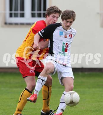 Fussball. Kaerntner Liga. ATSV Wolfsberg gegen SK St. Andrae/Lavanttal 1b.  Florian Rabensteiner (Wolfsberg), Dominik Rotter (St. Andrae). Wolfsberg, 5.4.2010.
Foto: Kuess
---
pressefotos, pressefotografie, kuess, qs, qspictures, sport, bild, bilder, bilddatenbank