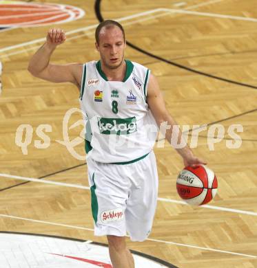 Basketball Bundesliga. Woerthersee Piraten gegen UBC St. Poelten.  Davor Sattler  (Piraten). Klagenfurt, 3.4.2010.
Foto:  Kuess

---
pressefotos, pressefotografie, kuess, qs, qspictures, sport, bild, bilder, bilddatenbank