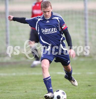 Fussball Unterliga Ost. ASKOE Woelfnitz gegen ASKOE Koettmannsdorf. Michael Geyer (Woelfnitz). Woelfnitz, am 3.4.2010.
Foto: Kuess
---
pressefotos, pressefotografie, kuess, qs, qspictures, sport, bild, bilder, bilddatenbank