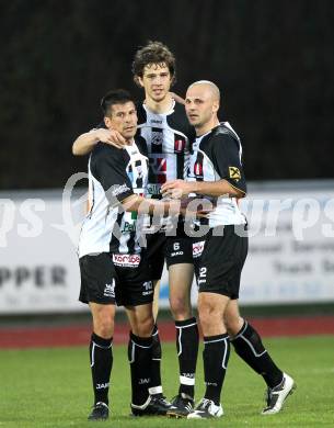 Fussball. Regionalliga. SK St. Andrae/Lavanttal gegen DSV Leoben. Torjubel Stueckler Stephan, Falk Christian, Kreuz Markus (St. Andrae). Wolfsberg, 9.4.2010.
Foto: Kuess
---
pressefotos, pressefotografie, kuess, qs, qspictures, sport, bild, bilder, bilddatenbank