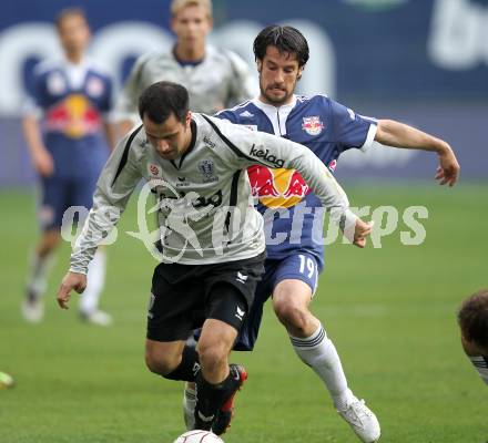 Fussball. Bundesliga. SK Austria Kelag Kaernten  gegen Red Bull Salzburg. Leonhard Kaufmann, (Austria Kaernten), Simon Cziommer (Salzburg). Klagenfurt, 10.4.2010. 
Foto: Kuess

---
pressefotos, pressefotografie, kuess, qs, qspictures, sport, bild, bilder, bilddatenbank