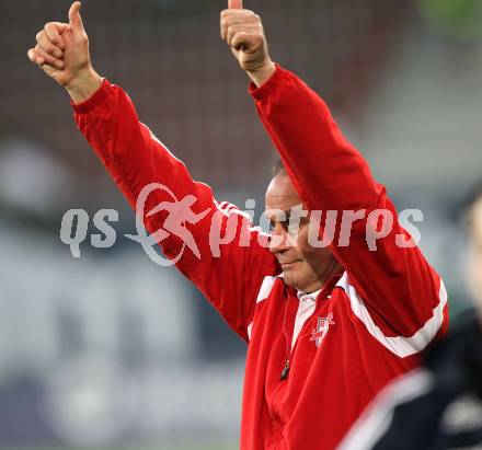 Fussball. Bundesliga. SK Austria Kelag Kaernten  gegen Red Bull Salzburg. Trainer Huub Stevens (Salzburg). Klagenfurt, 10.4.2010. 
Foto: Kuess

---
pressefotos, pressefotografie, kuess, qs, qspictures, sport, bild, bilder, bilddatenbank