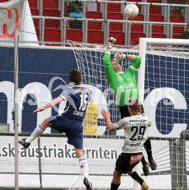 Fussball. Bundesliga. SK Austria Kelag Kaernten  gegen Red Bull Salzburg. Andreas Schranz, Michael Sollbauer, (Austria Kaernten), Franz Schiemer (Salzburg). Klagenfurt, 10.4.2010. 
Foto: Kuess

---
pressefotos, pressefotografie, kuess, qs, qspictures, sport, bild, bilder, bilddatenbank