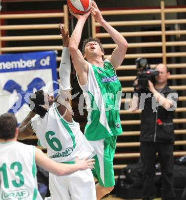 Basketball. 2. Bundesliga. Final Four. KOS KLagenfurt gegen Dornbirn. Selmir Husanovic (KOS). Klagenfurt, am 11.4.2010.
Foto: Kuess
---
pressefotos, pressefotografie, kuess, qs, qspictures, sport, bild, bilder, bilddatenbank