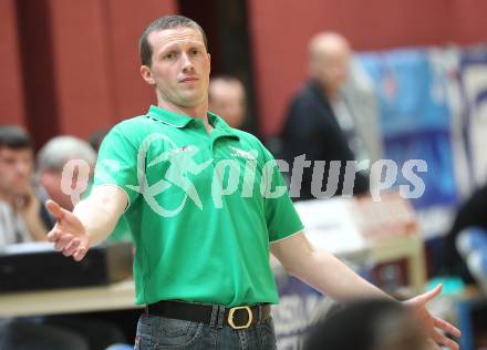 Basketball. 2. Bundesliga. Final Four. KOS KLagenfurt gegen Dornbirn. Ttrainer Matic Vidic (KOS). Klagenfurt, am 11.4.2010.
Foto: Kuess
---
pressefotos, pressefotografie, kuess, qs, qspictures, sport, bild, bilder, bilddatenbank