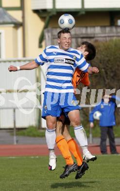 Fussball. Kaerntner Liga. VSV gegen SV Spittal/Drau.  Wernitznig Christopher (VSV), Jury Paul (Spittal). Villach, 17.4.2010. 
Foto: Kuess

---
pressefotos, pressefotografie, kuess, qs, qspictures, sport, bild, bilder, bilddatenbank