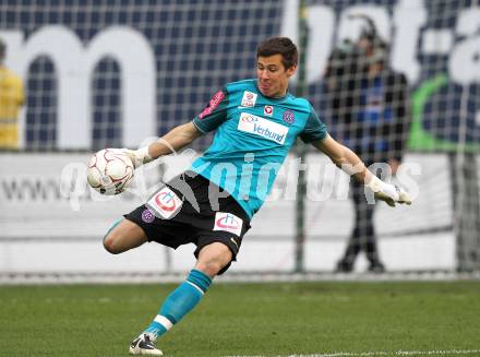 Fussball. Bundesliga. SK Austria Kelag Kaernten gegen FK Austria Wien.  Heinz Lindner (Wien). Klagenfurt, 17.4.2010. 
Foto: Kuess

---
pressefotos, pressefotografie, kuess, qs, qspictures, sport, bild, bilder, bilddatenbank