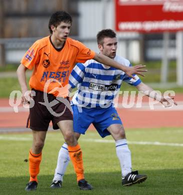 Fussball. Kaerntner Liga. VSV gegen SV Spittal/Drau. Stresch Stefan (VSV), Jury Paul (Spittal). Villach, 17.4.2010. 
Foto: Kuess

---
pressefotos, pressefotografie, kuess, qs, qspictures, sport, bild, bilder, bilddatenbank