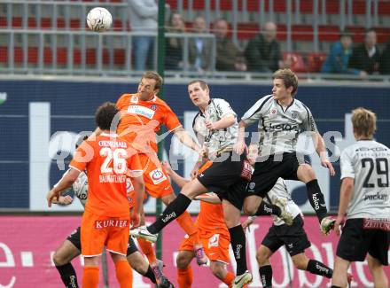 Fussball. Bundesliga. SK Austria Kelag Kaernten gegen FK Austria Wien.  Daniel Gramann, Michael Sollbauer, (Austria Kaernten), Manuel Ortlechner (Wien). Klagenfurt, 17.4.2010. 
Foto: Kuess

---
pressefotos, pressefotografie, kuess, qs, qspictures, sport, bild, bilder, bilddatenbank