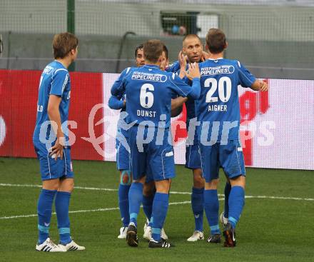 Fussball OEFB Stiegl Cup. SK Austria Kaernten gegen SC Magna Wr. Neustadt. Jubel (Wr. Neustadt). Klagenfurt, am 20.4.2010.
Foto: Kuess
---
pressefotos, pressefotografie, kuess, qs, qspictures, sport, bild, bilder, bilddatenbank