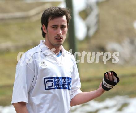 Fussball 1. Klasse D. DSG Sele/Zell gegen SC Globasnitz. Michael Lince (Globasnitz). Zell Pfarre, am 28.3.2010.
Foto: Kuess
---
pressefotos, pressefotografie, kuess, qs, qspictures, sport, bild, bilder, bilddatenbank