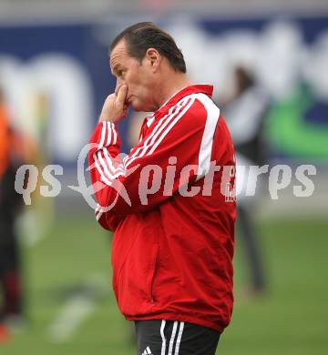 Fussball. Bundesliga. SK Austria Kelag Kaernten  gegen Red Bull Salzburg. Trainer Huub Stevens (Salzburg). Klagenfurt, 10.4.2010. 
Foto: Kuess

---
pressefotos, pressefotografie, kuess, qs, qspictures, sport, bild, bilder, bilddatenbank