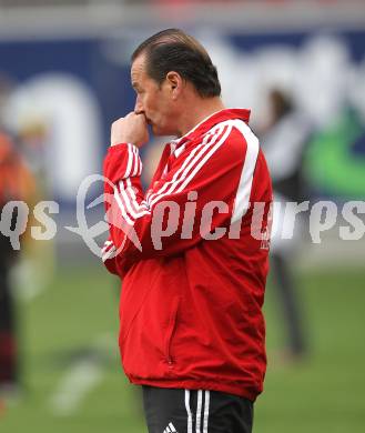 Fussball. Bundesliga. SK Austria Kelag Kaernten  gegen Red Bull Salzburg. Trainer Huub Stevens (Salzburg). Klagenfurt, 10.4.2010. 
Foto: Kuess

---
pressefotos, pressefotografie, kuess, qs, qspictures, sport, bild, bilder, bilddatenbank