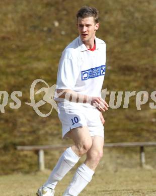 Fussball 1. Klasse D. DSG Sele/Zell gegen SC Globasnitz. Gerald Woelbl (Globasnitz). Zell Pfarre, am 28.3.2010.
Foto: Kuess
---
pressefotos, pressefotografie, kuess, qs, qspictures, sport, bild, bilder, bilddatenbank