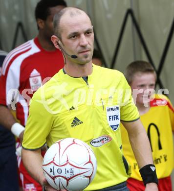 Fussball. Bundesliga. SK Austria Kelag Kaernten  gegen Red Bull Salzburg. Schiedsrichter Oliver Drachta. Klagenfurt, 10.4.2010. 
Foto: Kuess

---
pressefotos, pressefotografie, kuess, qs, qspictures, sport, bild, bilder, bilddatenbank