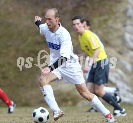 Fussball 1. Klasse D. DSG Sele/Zell gegen SC Globasnitz. Gregor Hocevar (Globasnitz). Zell Pfarre, am 28.3.2010.
Foto: Kuess
---
pressefotos, pressefotografie, kuess, qs, qspictures, sport, bild, bilder, bilddatenbank