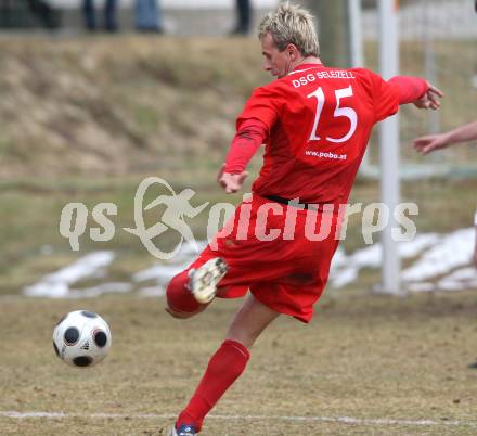 Fussball 1. Klasse D. DSG Sele/Zell gegen SC Globasnitz. Samir Cavkunovic (Zell). Zell Pfarre, am 28.3.2010.
Foto: Kuess
---
pressefotos, pressefotografie, kuess, qs, qspictures, sport, bild, bilder, bilddatenbank