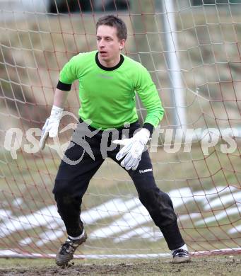 Fussball 1. Klasse D. DSG Sele/Zell gegen SC Globasnitz. Thomas Greiner (Globasnitz). Zell Pfarre, am 28.3.2010.
Foto: Kuess
---
pressefotos, pressefotografie, kuess, qs, qspictures, sport, bild, bilder, bilddatenbank