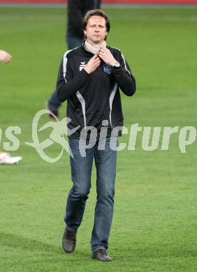 Fussball OEFB Stiegl Cup. SK Austria Kaernten gegen SC Magna Wr. Neustadt. Trainer Peter Schoettel (Wr. Neustadt). Klagenfurt, am 20.4.2010.
Foto: Kuess
---
pressefotos, pressefotografie, kuess, qs, qspictures, sport, bild, bilder, bilddatenbank