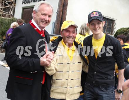 Schi Nordisch. Schispringen. Empfang Thomas Morgenstern. Landeshauptmann Gerhard Doerfler, Grossvater, Thomas Morgenstern. Lieserhofen, am 24.4.2010.
Foto: Kuess
---
pressefotos, pressefotografie, kuess, qs, qspictures, sport, bild, bilder, bilddatenbank