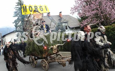 Schi Nordisch. Schispringen. Empfang Olympiasieger  Thomas Morgenstern. Thomas Morgenstern, Krampusse. Lieserhofen, am 24.4.2010.
Foto: Kuess
---
pressefotos, pressefotografie, kuess, qs, qspictures, sport, bild, bilder, bilddatenbank