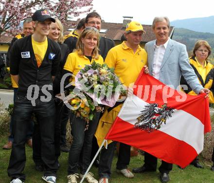 Schi Nordisch. Schispringen. Empfang Olympiasieger  Thomas Morgenstern. Thomas Morgenstern, Mutter Gudrun, Vater Franz, Landesrat Josef Martinz. Lieserhofen, am 24.4.2010.
Foto: Kuess
---
pressefotos, pressefotografie, kuess, qs, qspictures, sport, bild, bilder, bilddatenbank