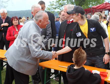 Schi Nordisch. Schispringen. Empfang Olympiasieger  Thomas Morgenstern. Adi Ressenig (Landesschiverband), Thomas Morgenstern. Lieserhofen, am 24.4.2010.
Foto: Kuess
---
pressefotos, pressefotografie, kuess, qs, qspictures, sport, bild, bilder, bilddatenbank