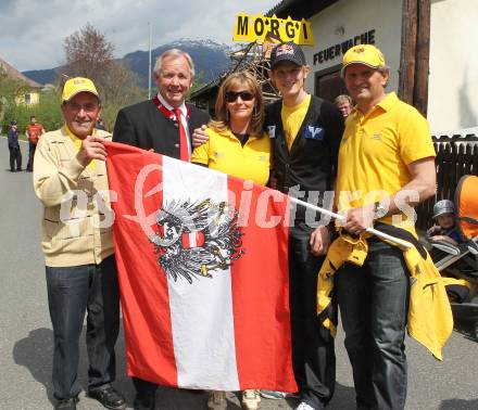 Schi Nordisch. Schispringen. Empfang Olympiasieger  Thomas Morgenstern. Grossvater, Landeshauptmann Gerhard Doerfler, Mutter Gudrun, Thomas Morgenstern, Vater Franz. Lieserhofen, am 24.4.2010.
Foto: Kuess
---
pressefotos, pressefotografie, kuess, qs, qspictures, sport, bild, bilder, bilddatenbank