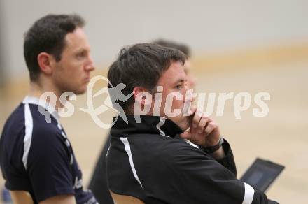 WVL. Volleyball Bundesliga. ATSC Wildcats gegen Hartberg. Co-Trainer Luca Tarantini, Trainer Helmut Voggenberger (Wildcats). Klagenfurt, 14.4.2010.
Foto: Kuess


---
pressefotos, pressefotografie, kuess, qs, qspictures, sport, bild, bilder, bilddatenbank