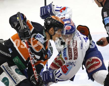 EBEL. Eishockey Bundesliga. EC Pasut VSV gegen Graz 99ers. Nico Toff (VSV), Matthias Schwab  (Graz). Villach, am 15.1.2010.
Foto: Kuess 


---
pressefotos, pressefotografie, kuess, qs, qspictures, sport, bild, bilder, bilddatenbank