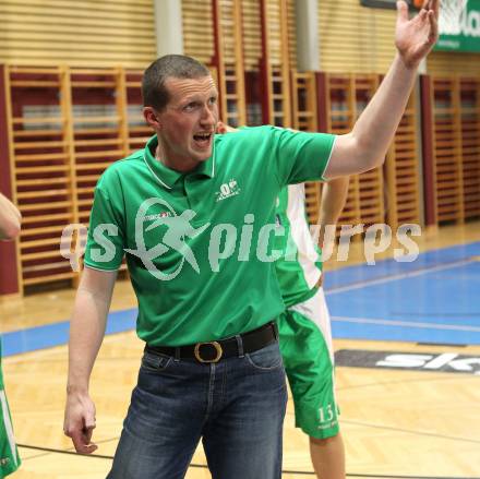 Basketball Kaerntner Liga. Woerthersee Piraten gegen KOS Klagenfurt. Trainer Matic Vidic (KOS). Klagenfurt, am 4.5.2010.
Foto: Kuess
---
pressefotos, pressefotografie, kuess, qs, qspictures, sport, bild, bilder, bilddatenbank