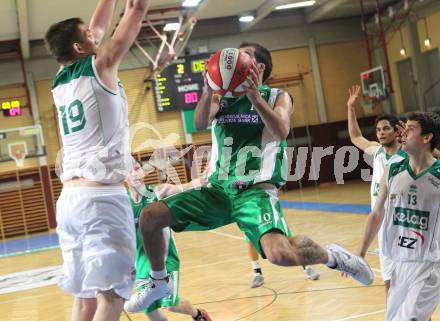 Basketball Kaerntner Liga. Woerthersee Piraten gegen KOS Klagenfurt. Rasid Mahalbasic (Piraten), Matic Ribic (KOS). Klagenfurt, am 4.5.2010.
Foto: Kuess
---
pressefotos, pressefotografie, kuess, qs, qspictures, sport, bild, bilder, bilddatenbank